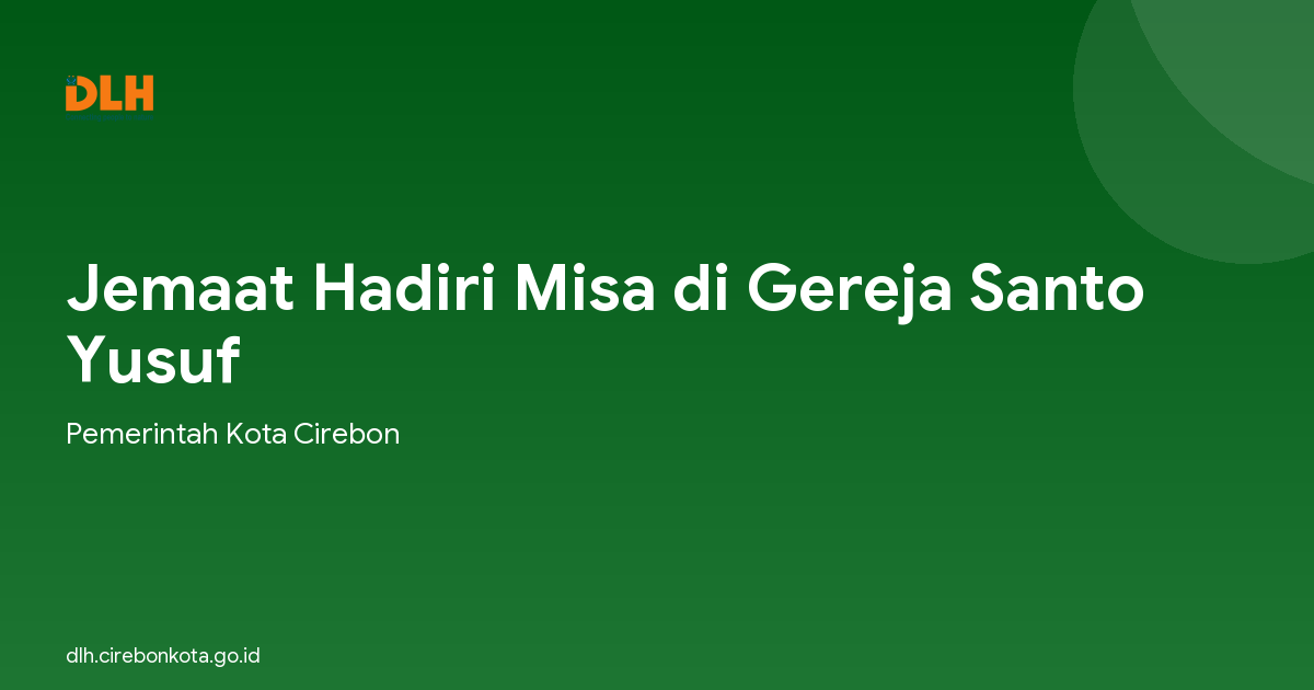 Jemaat Hadiri Misa di Gereja Santo Yusuf