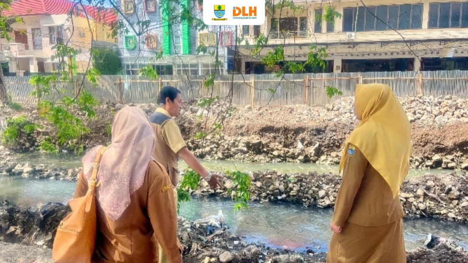 DLH Kota Cirebon Lakukan Survei Lokasi Penyebaran Eco Enzyme di Sungai Sukalila dan Koordinasi Perapihan TPS ke BBWS