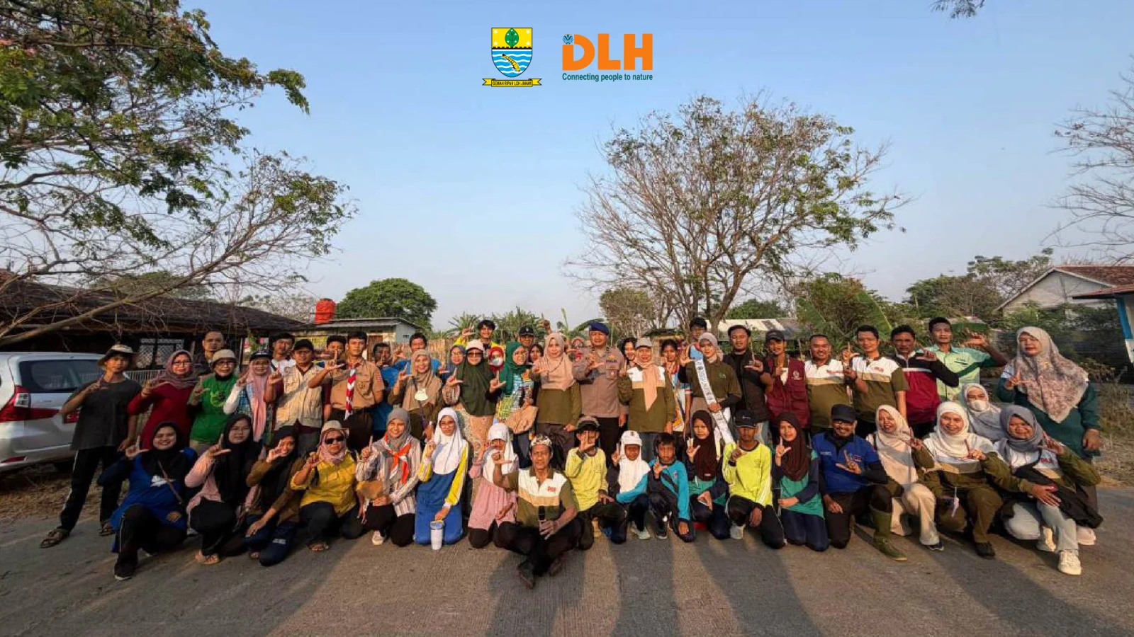 Atasi Krisis Pesisir, DLH Kota Cirebon dan Vokasi UI Tanam Mangrove Sistem Guludan di Pantai Kesenden