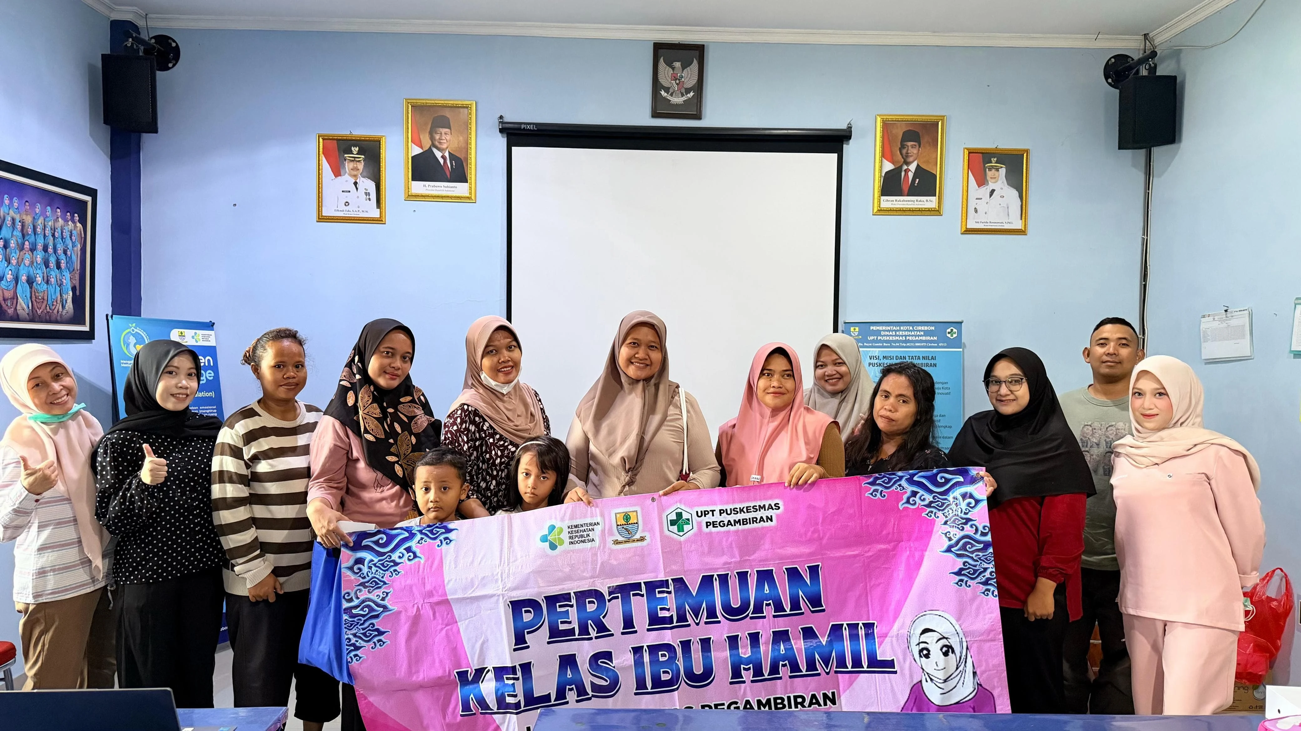 KEGIATAN KELAS IBU HAMIL DI RUANG AULA PUSKESMAS PEGAMBIRAN